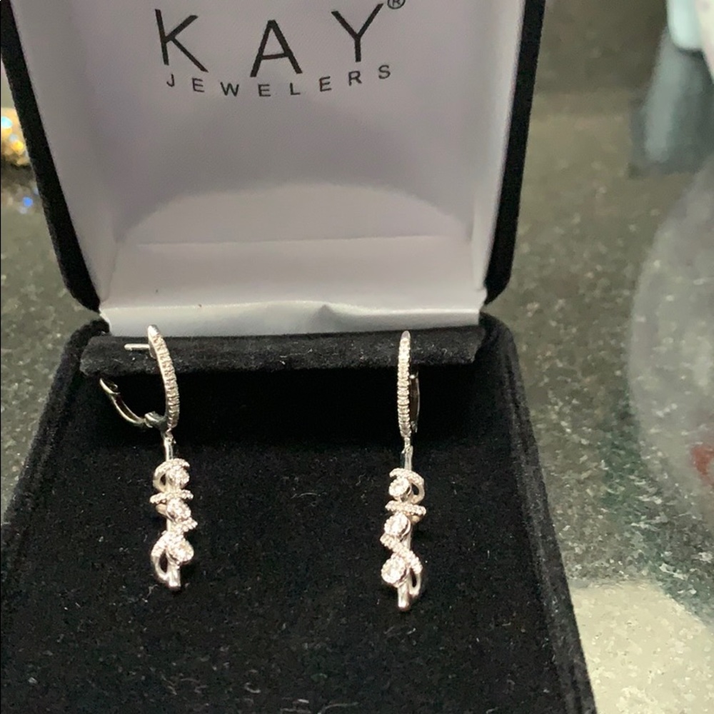 Diamond earrings - Picture 2 of 5